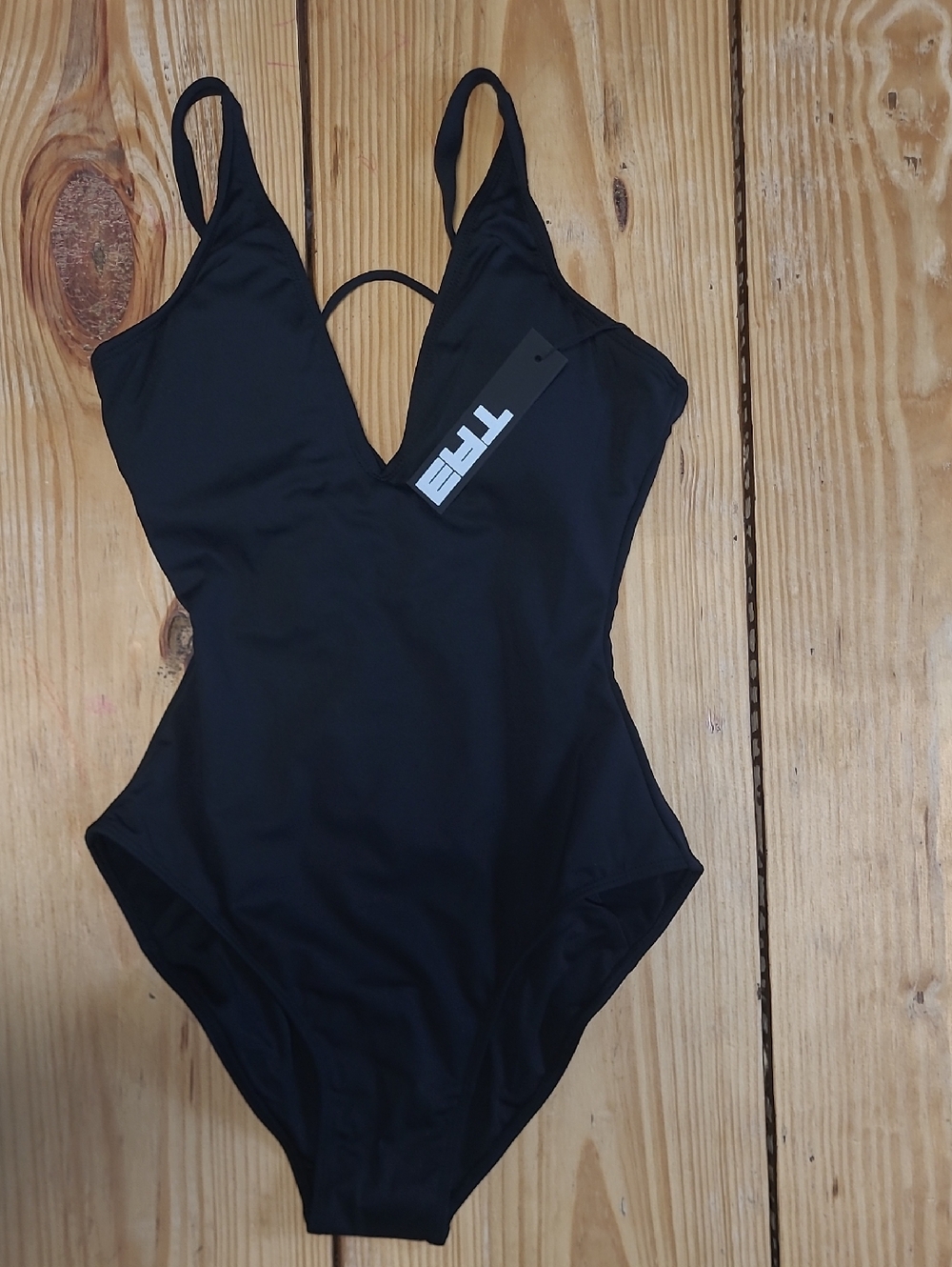 35. NWT  $175 STYLE PLUNGEY XS SHORT